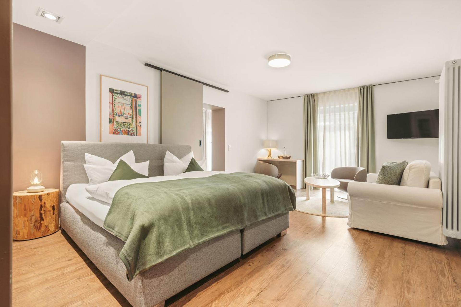 Deluxe Double Room,1739389936:JPEG